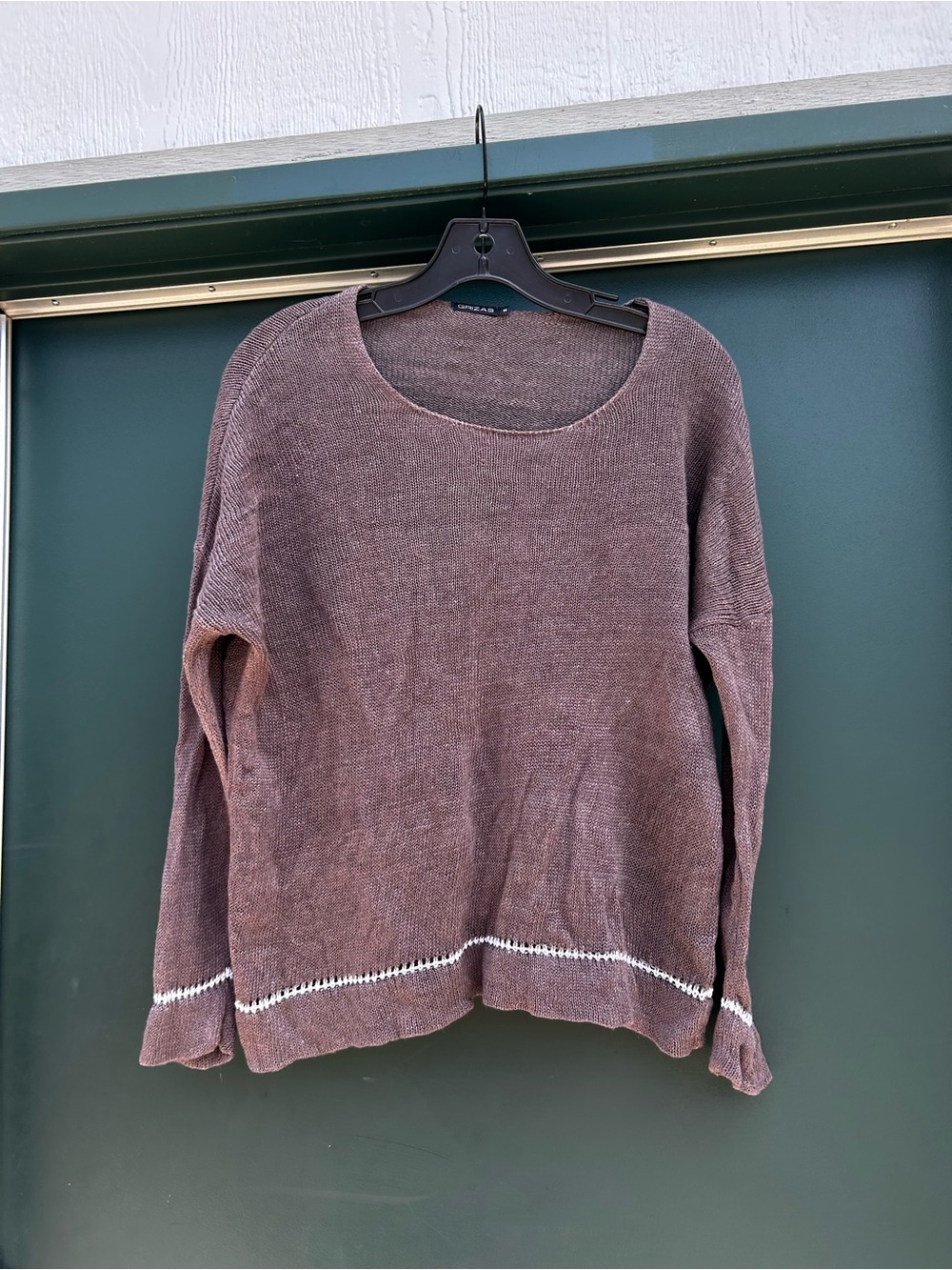 Grizas Brown Scoop-Neck Pullover with White Accent